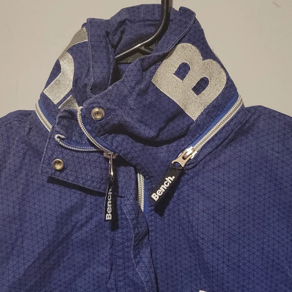 Bench Spring Coat - Picture 3 of 6